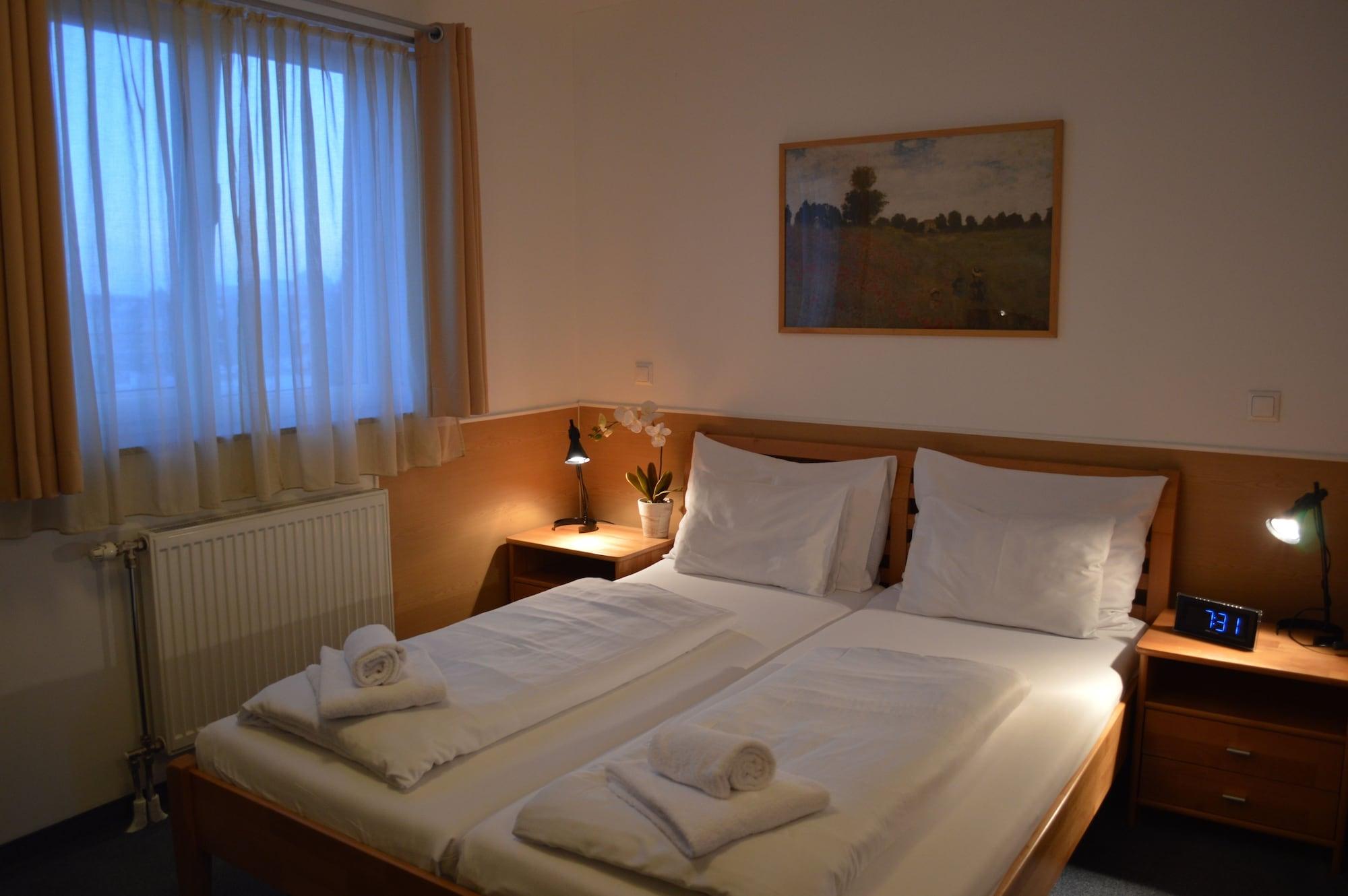 Hotel Donaustadt Kagran - At Metro U1 Wenen